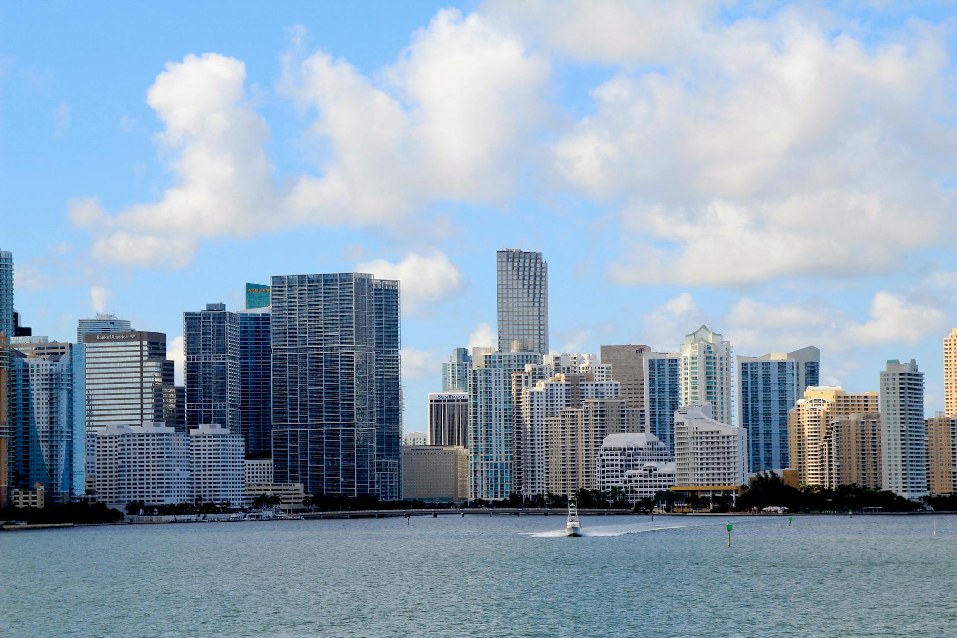 Moving Quotes in Miami, FL — AI Home Scan for Real Local & Long‑Distance Prices | MoveCost.ai